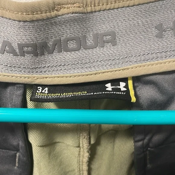 Under Armour Golf Shorts - Picture 3 of 4